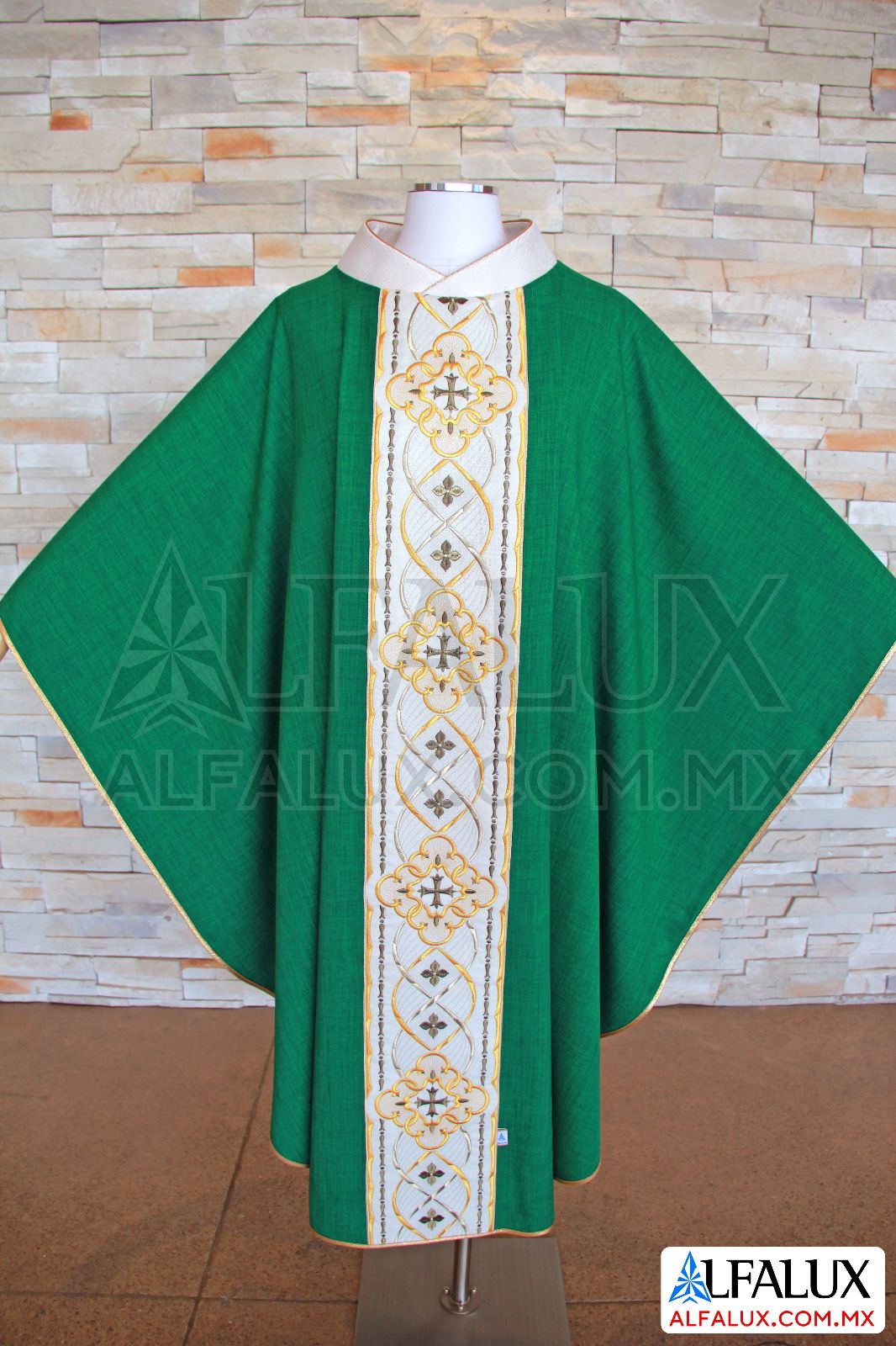 02 ROYAL Alfalux Casulla Central Verde Bandera Brocado Bronce 32